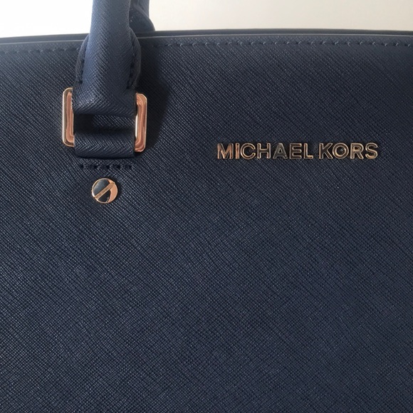 Michael Kors Handbags - 💕FINAL PRICE 💕Navy Blue Michael Kors Bag
